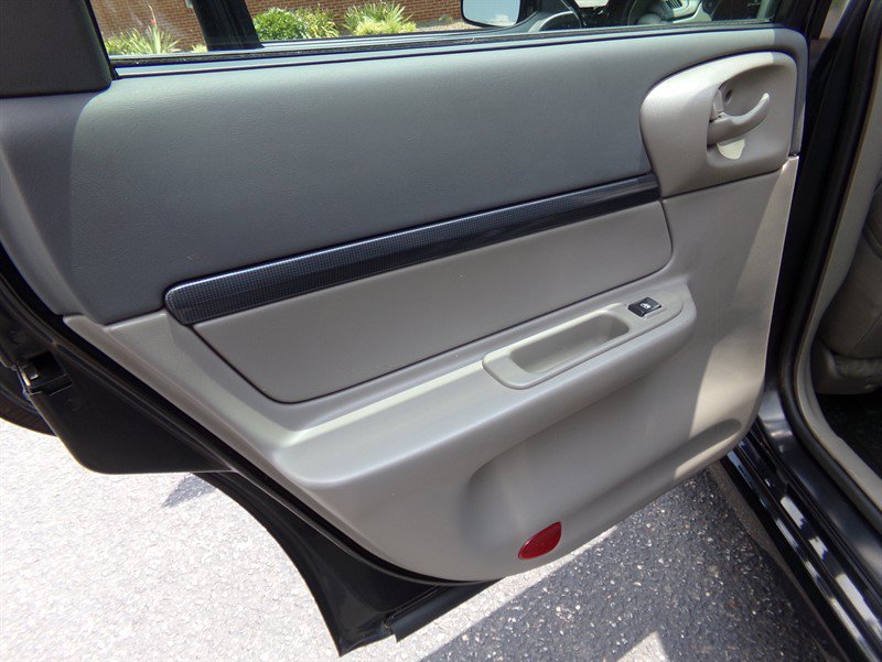 Used 2004 Chevrolet Impala SS w/ Preferred Equipment Group FWD image 47