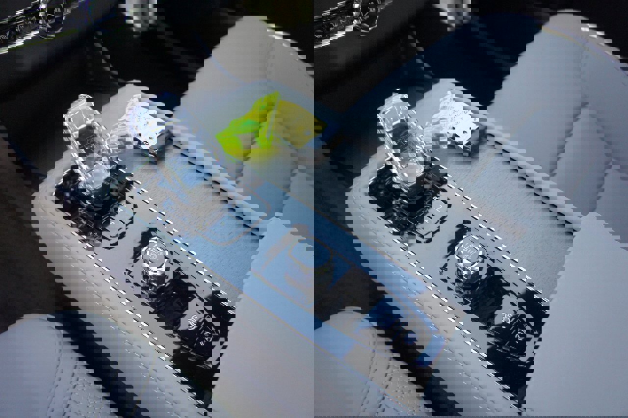 New 2026 Volvo XC90 B6 Plus w/ Protection Package Premier image 13