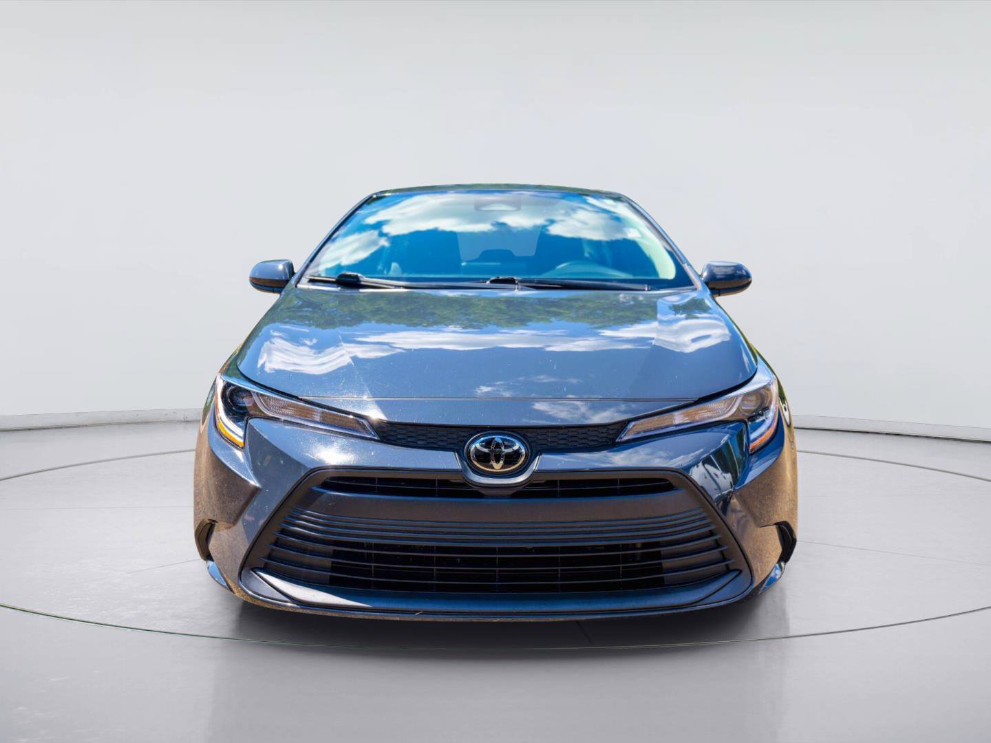 Used 2023 Toyota Corolla LE FWD image 3