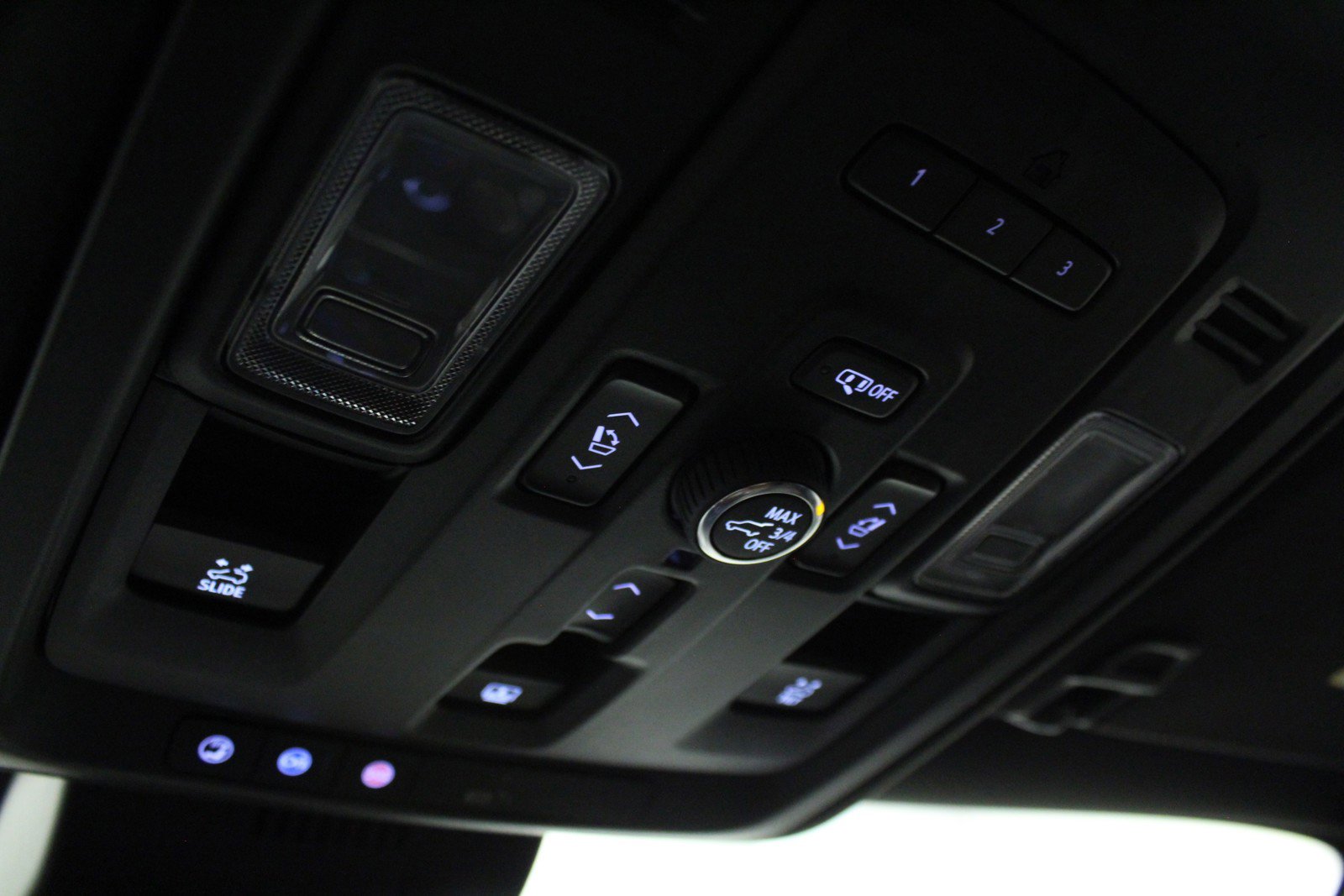 Used 2024 GMC Yukon XL Denali image 25