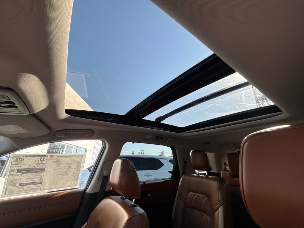 New 2026 Nissan Pathfinder Platinum AWD/4WD image 14