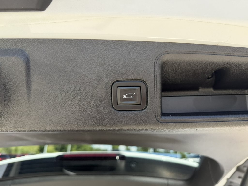 Certified 2019 GMC Terrain Denali w/ Advanced Safety Package AWD/4WD image 13