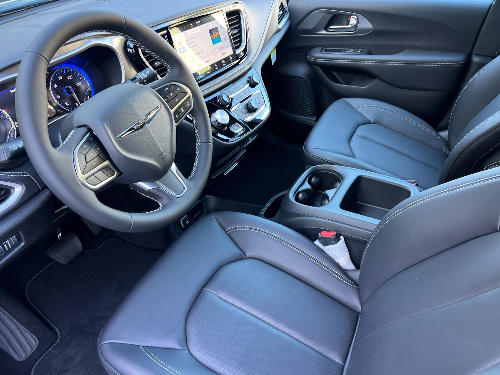 New 2026 Chrysler Pacifica Select image 10