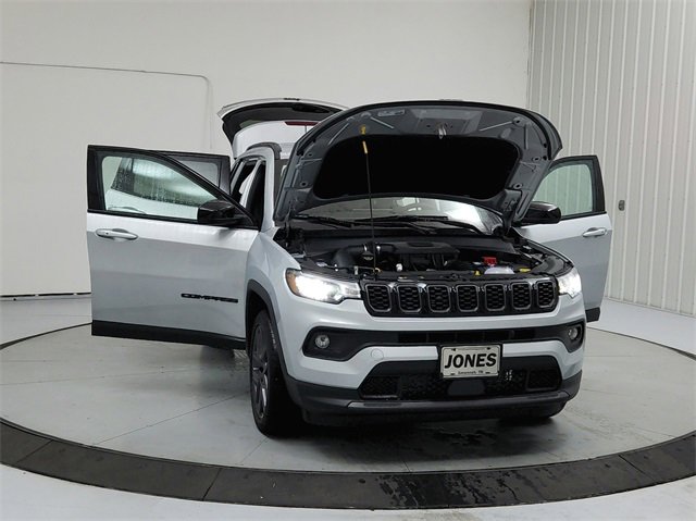 New 2026 Jeep Compass Latitude image 10