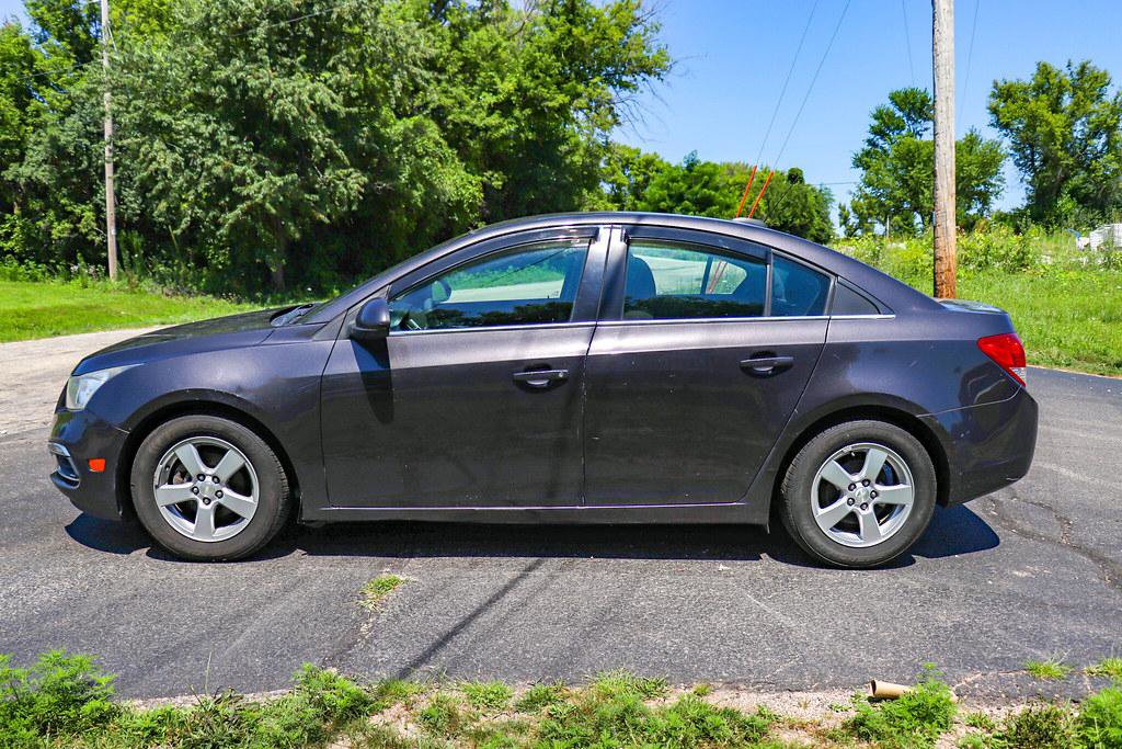 Used 2015 Chevrolet Cruze LT w/ Technology Package image 9