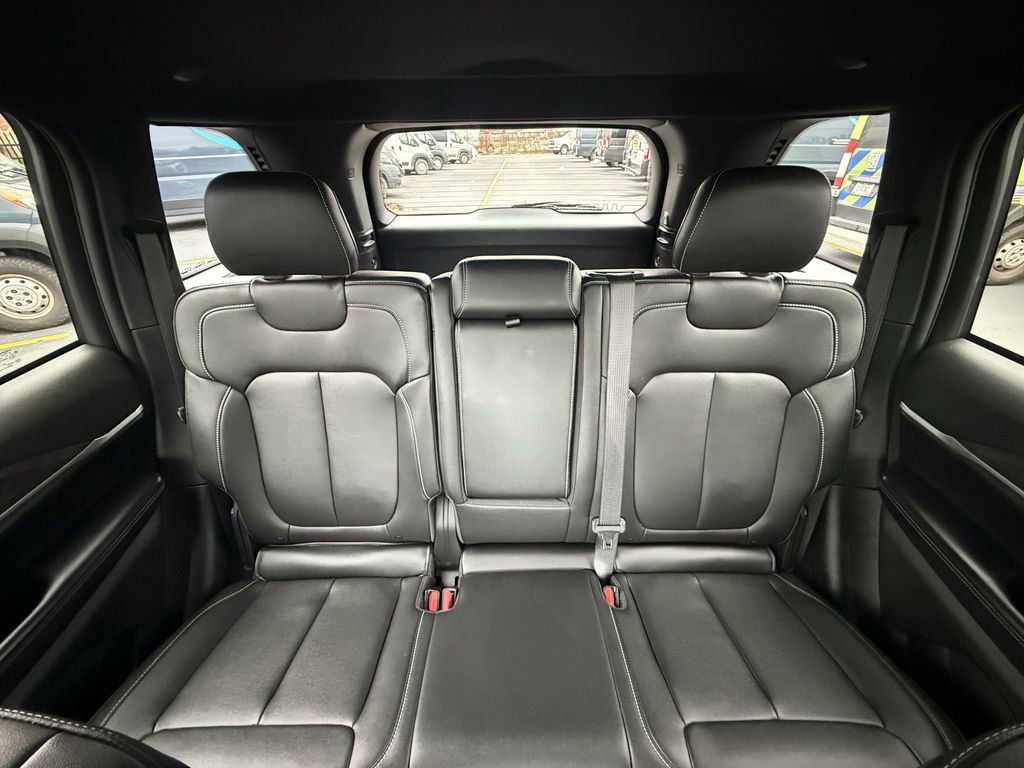 Used 2024 Jeep Grand Cherokee Limited w/ Trailer Tow Package image 32