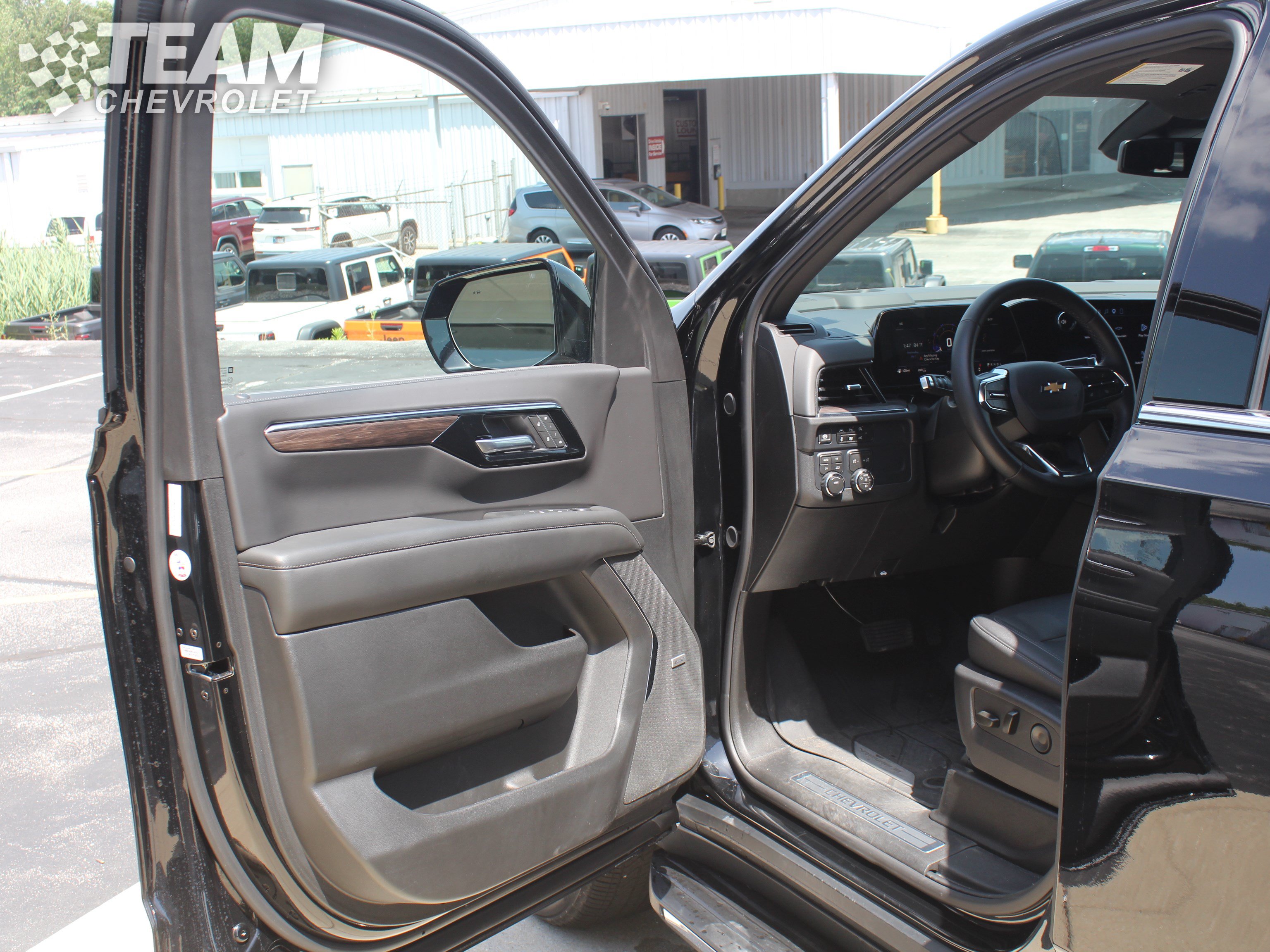 Used 2026 Chevrolet Tahoe LT w/ Comfort Package AWD/4WD image 10