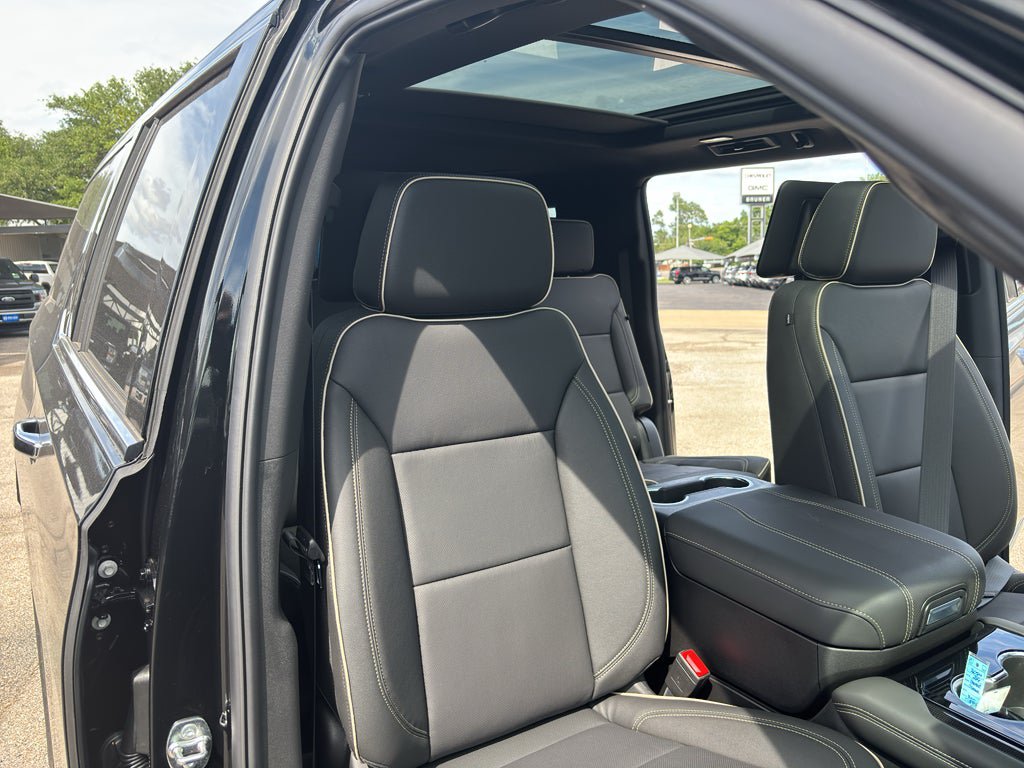 New 2026 GMC Yukon XL Elevation w/ Elevation Premium Package AWD/4WD image 17