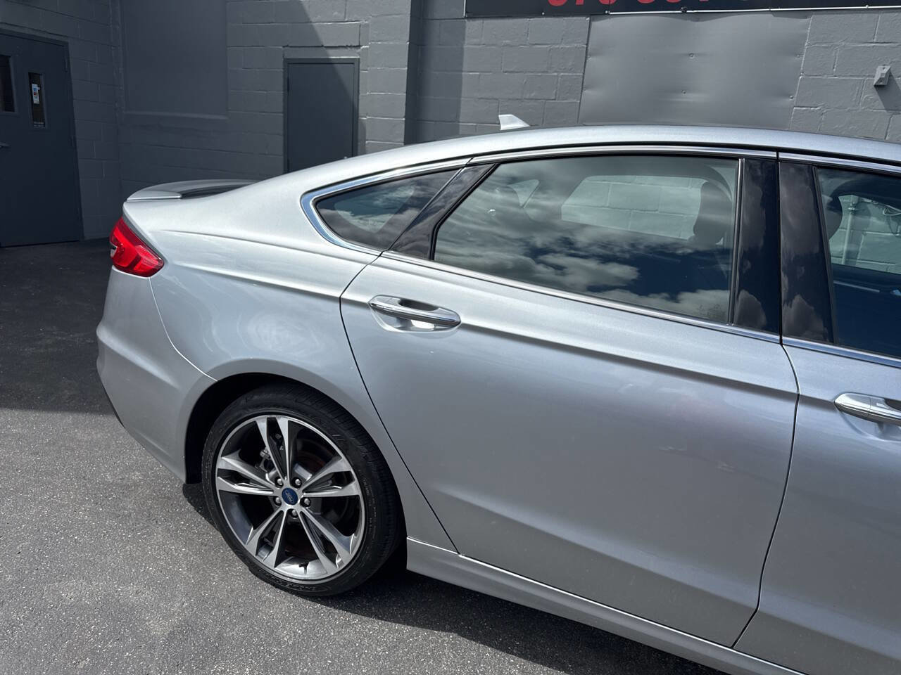 Used 2020 Ford Fusion Titanium image 10