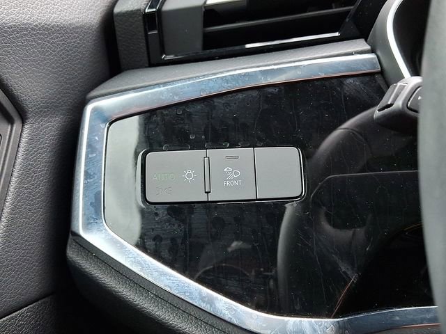 Used 2025 Audi Q3 2.0T Premium AWD/4WD image 22