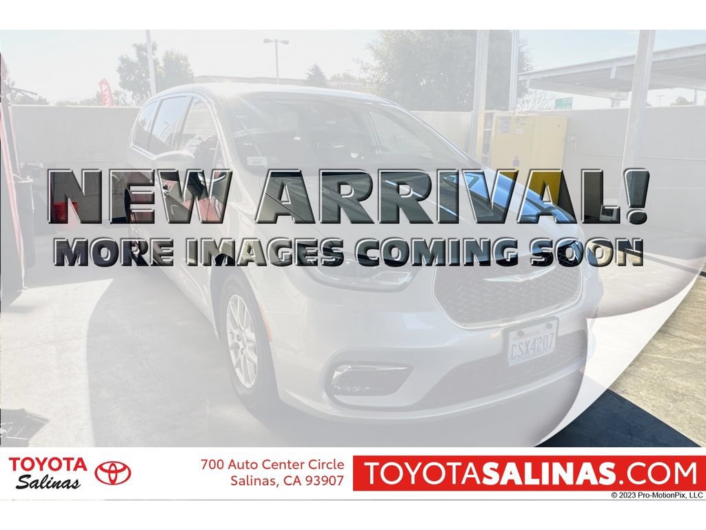 Used 2023 Chrysler Pacifica Touring-L FWD image 1
