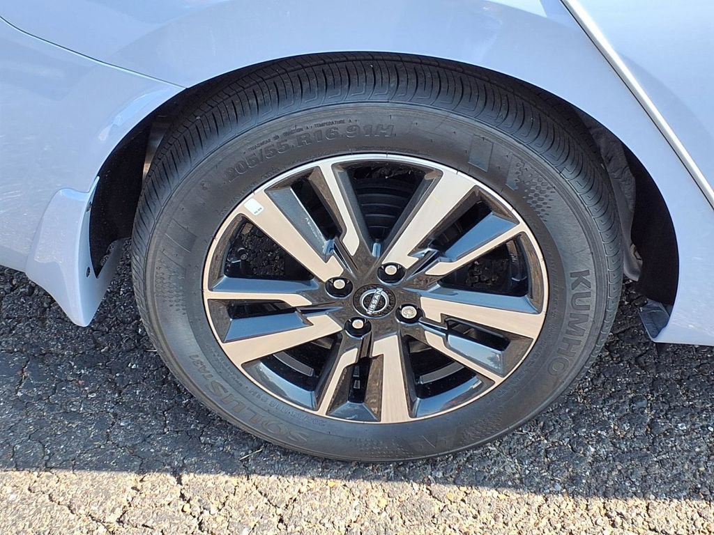 New 2025 Nissan Versa SV w/ Trunk Package image 9