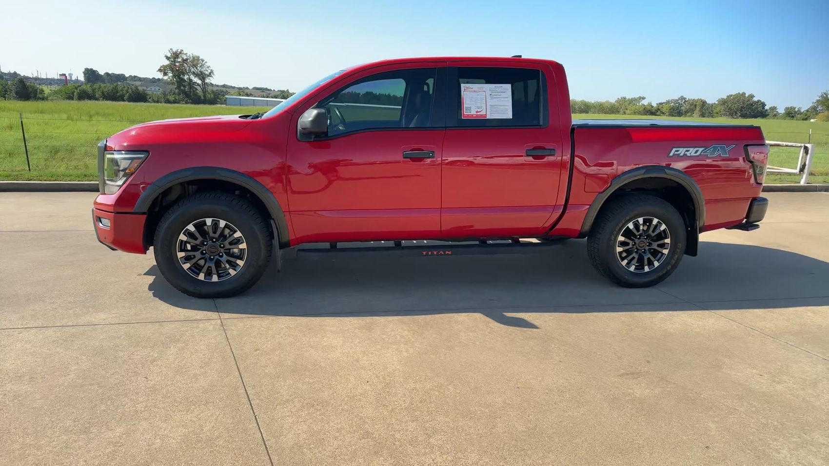Used 2022 Nissan Titan PRO-4X w/ Pro-4x Utility Package image 4