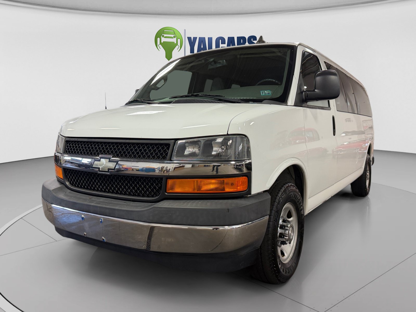 Used 2017 Chevrolet Express 3500 LT w/ LT Preferred Equipment Group RWD image 9