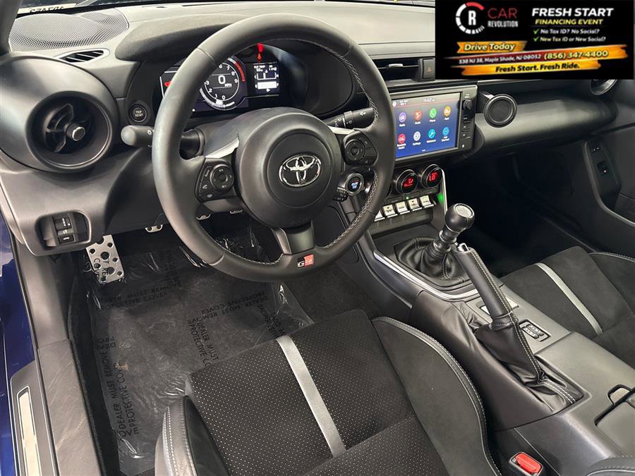 Used 2023 Toyota GR86 Premium w/ ALL Weather Mat Package (TMS) RWD image 14