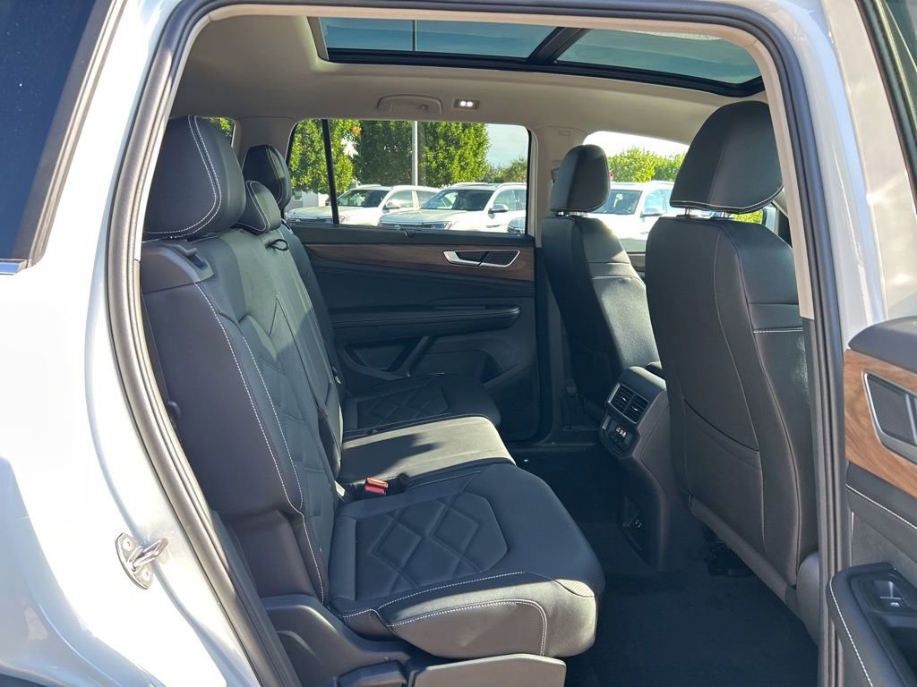 New 2026 Volkswagen Atlas SE FWD image 46