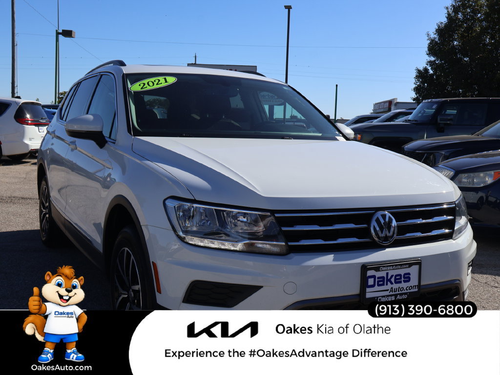 Used 2021 Volkswagen Tiguan SE w/ Panoramic Sunroof Package AWD/4WD image 1
