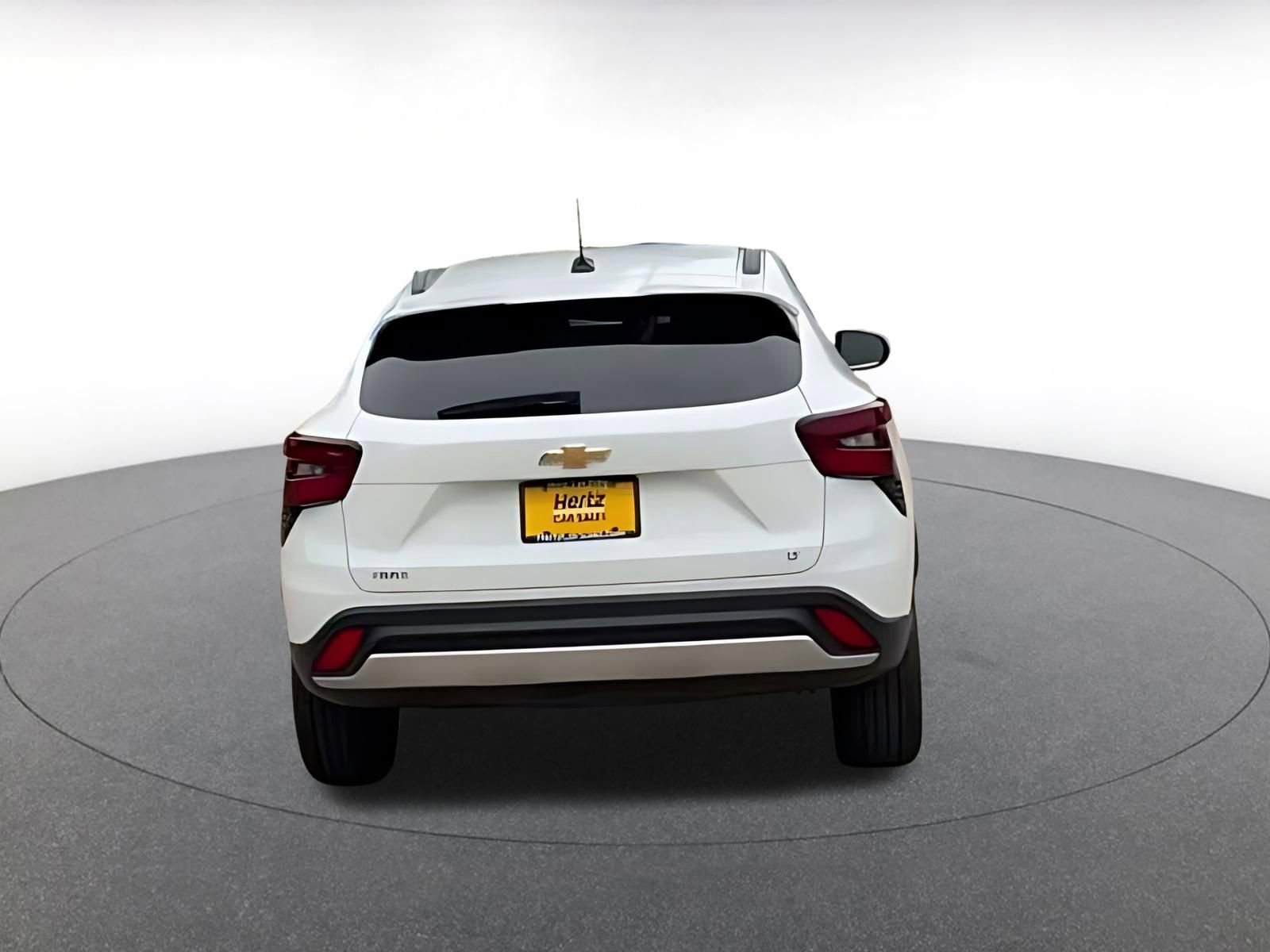 Used 2025 Chevrolet Trax LT w/ LT Convenience Package FWD image 16