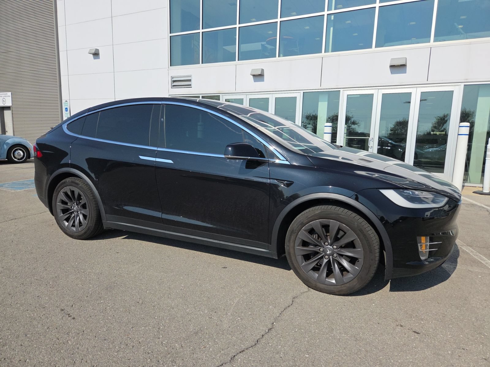 Used 2018 Tesla Model X 75D AWD/4WD image 2
