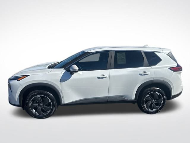 Used 2024 Nissan Rogue SV image 3