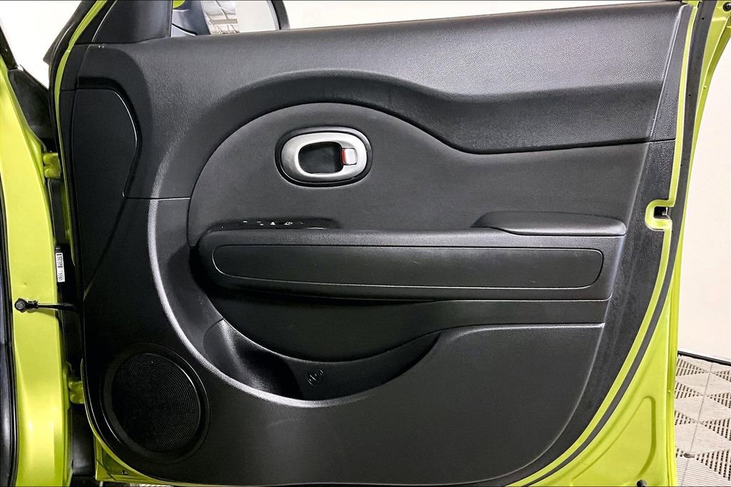 Used 2017 Kia Soul + image 22