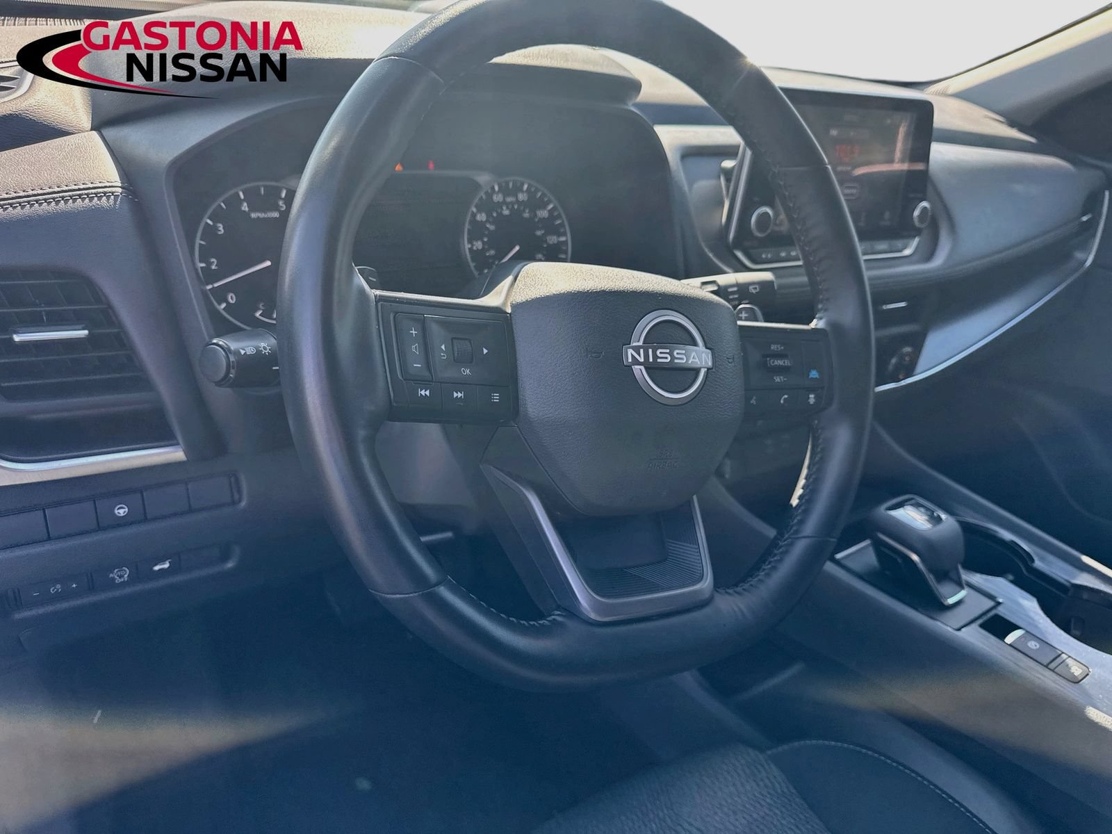 Used 2025 Nissan Rogue SV AWD/4WD image 11