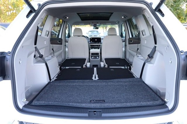 New 2026 Volkswagen Atlas SEL Premium R-Line image 9