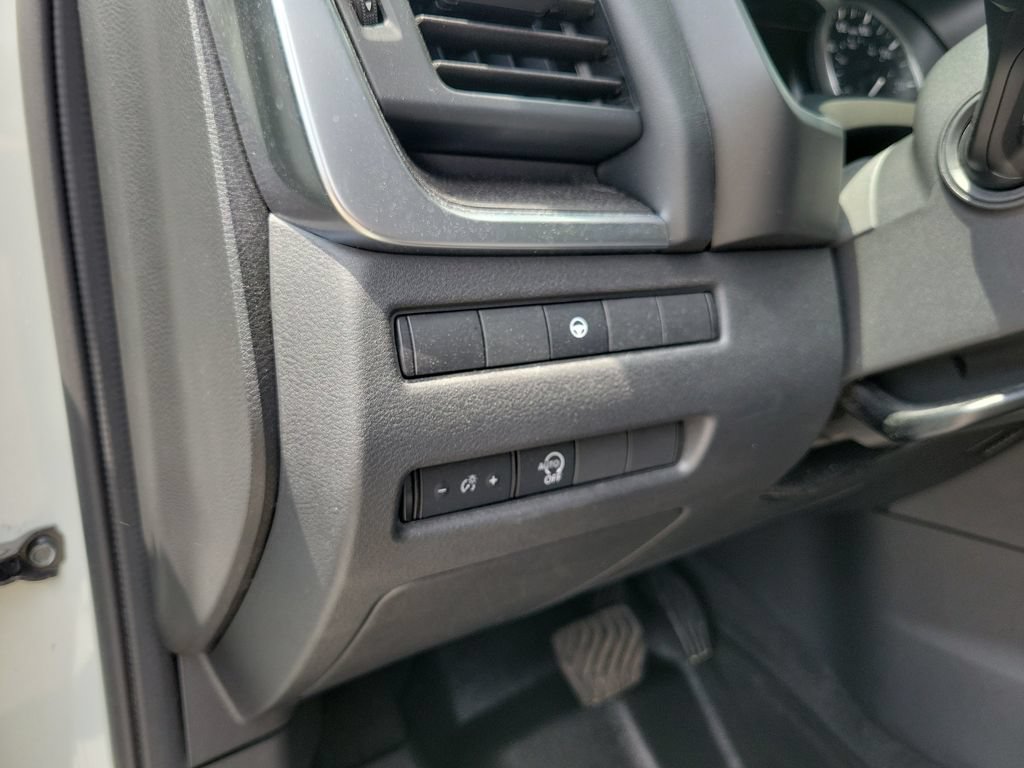 Used 2023 Nissan Rogue SV AWD/4WD image 20