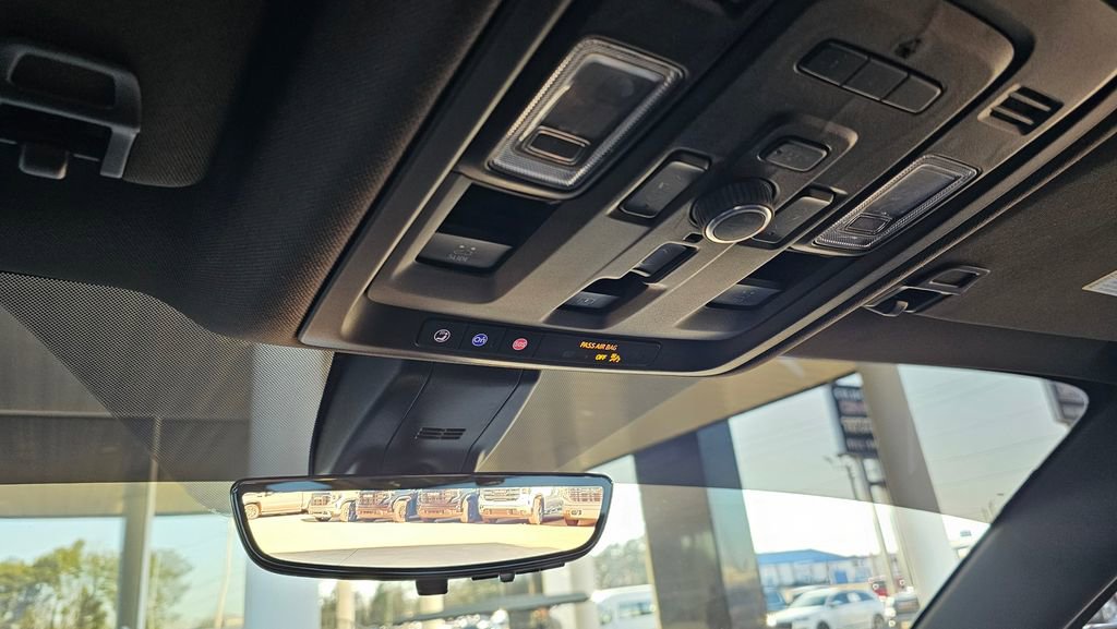 Used 2022 GMC Yukon XL Denali w/ Denali Ultimate Package image 16