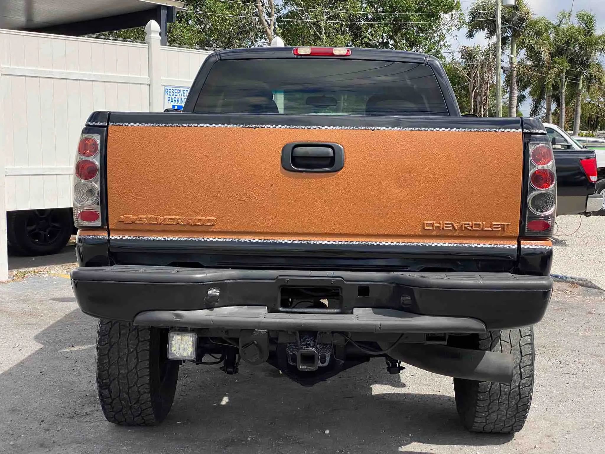 Used 2001 Chevrolet Silverado 2500 LT w/ Snow Plow Prep Pkg image 4