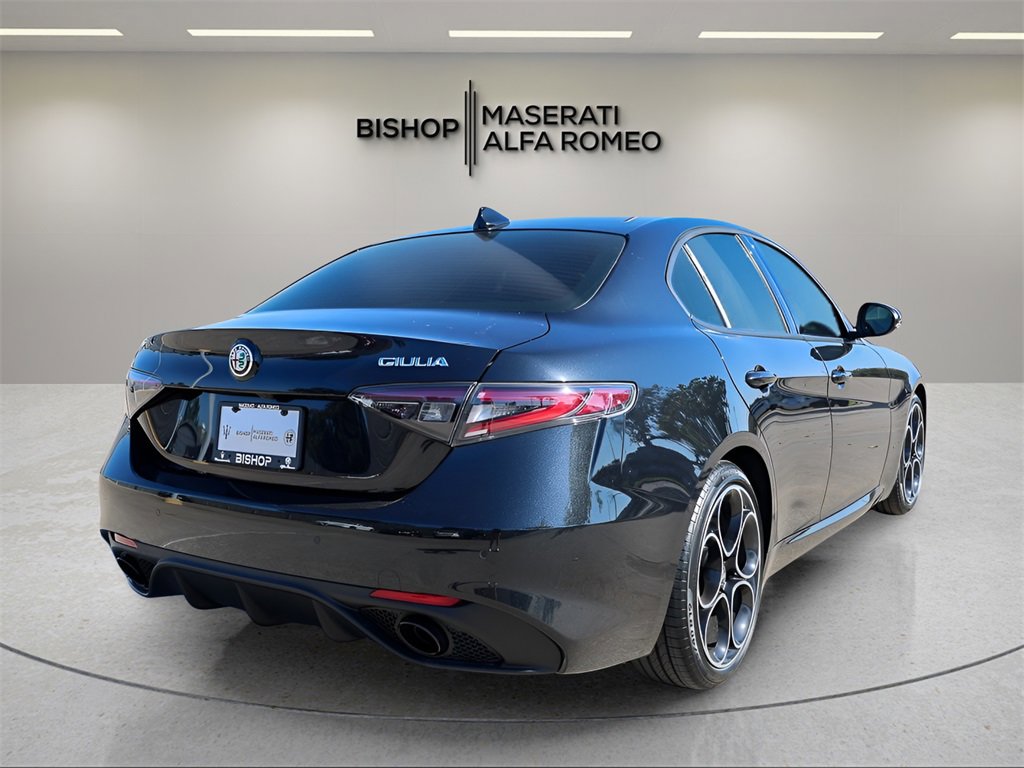 New 2025 Alfa Romeo Giulia w/ Driving Assist Package image 7