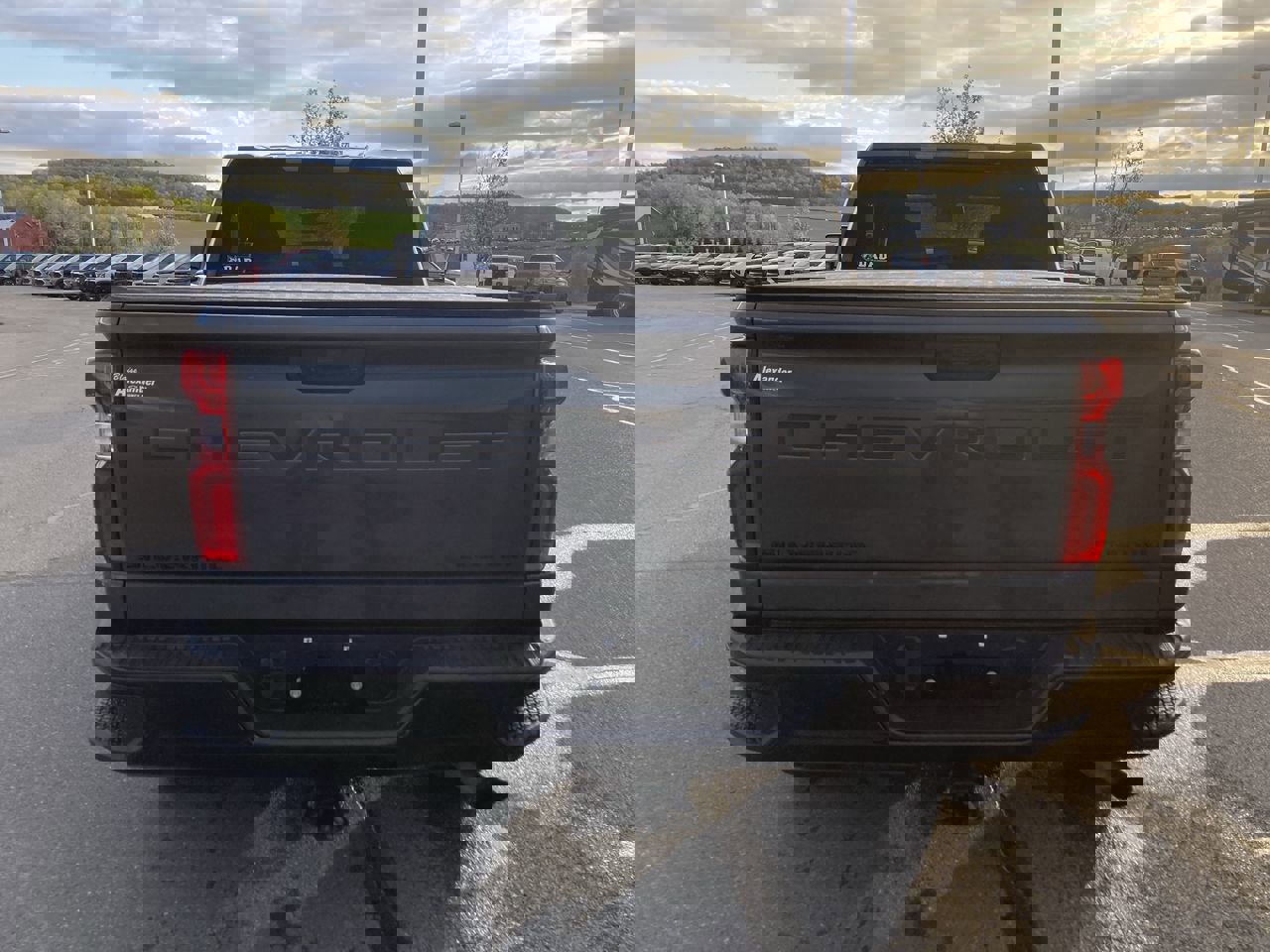 Used 2020 Chevrolet Silverado 2500 Custom w/ Custom Value Package image 6