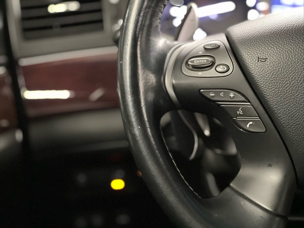 Used 2018 INFINITI Q70 Luxe w/ Sport Package AWD/4WD image 27
