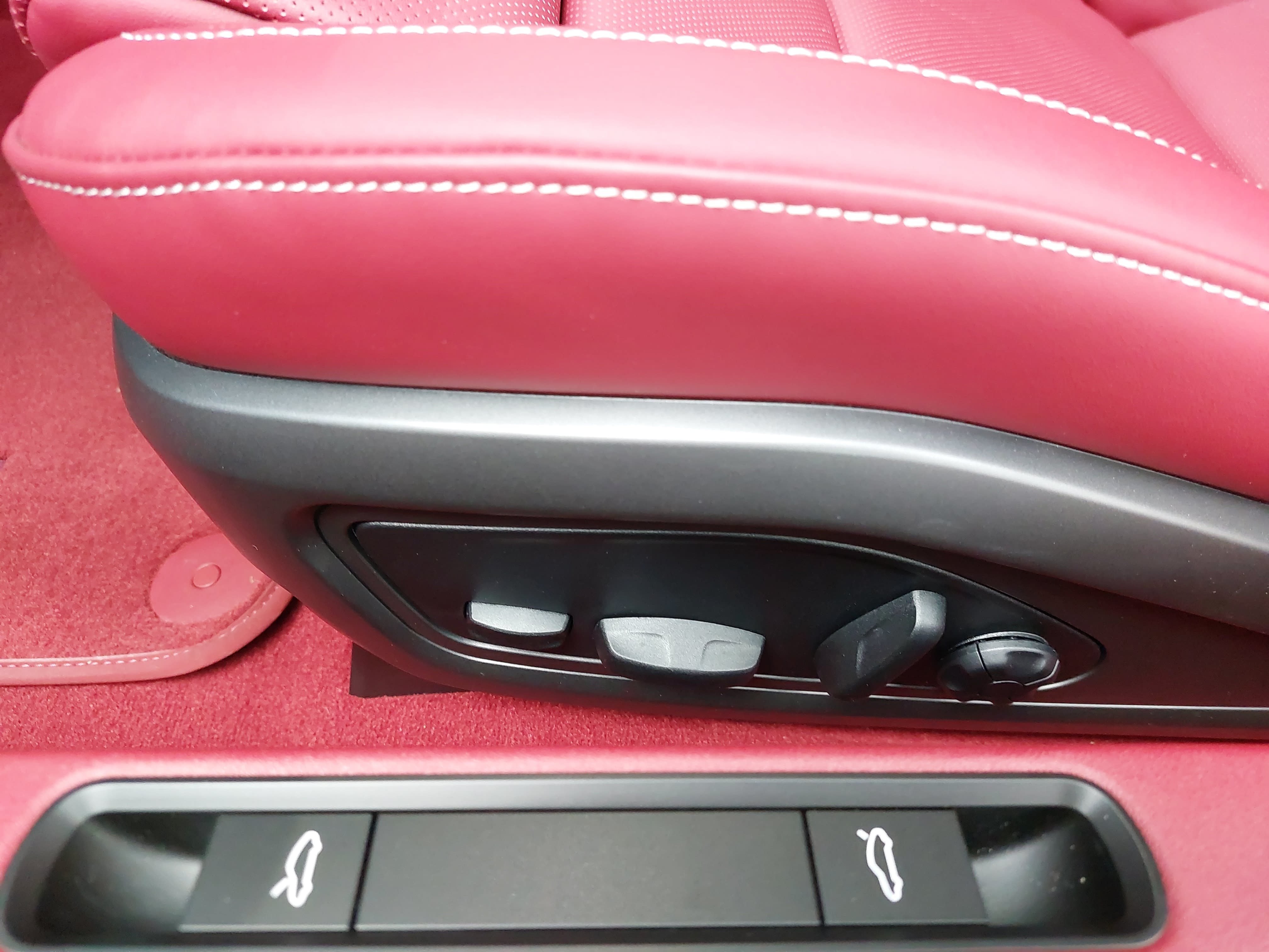Certified 2024 Porsche 911 Carrera S RWD image 30