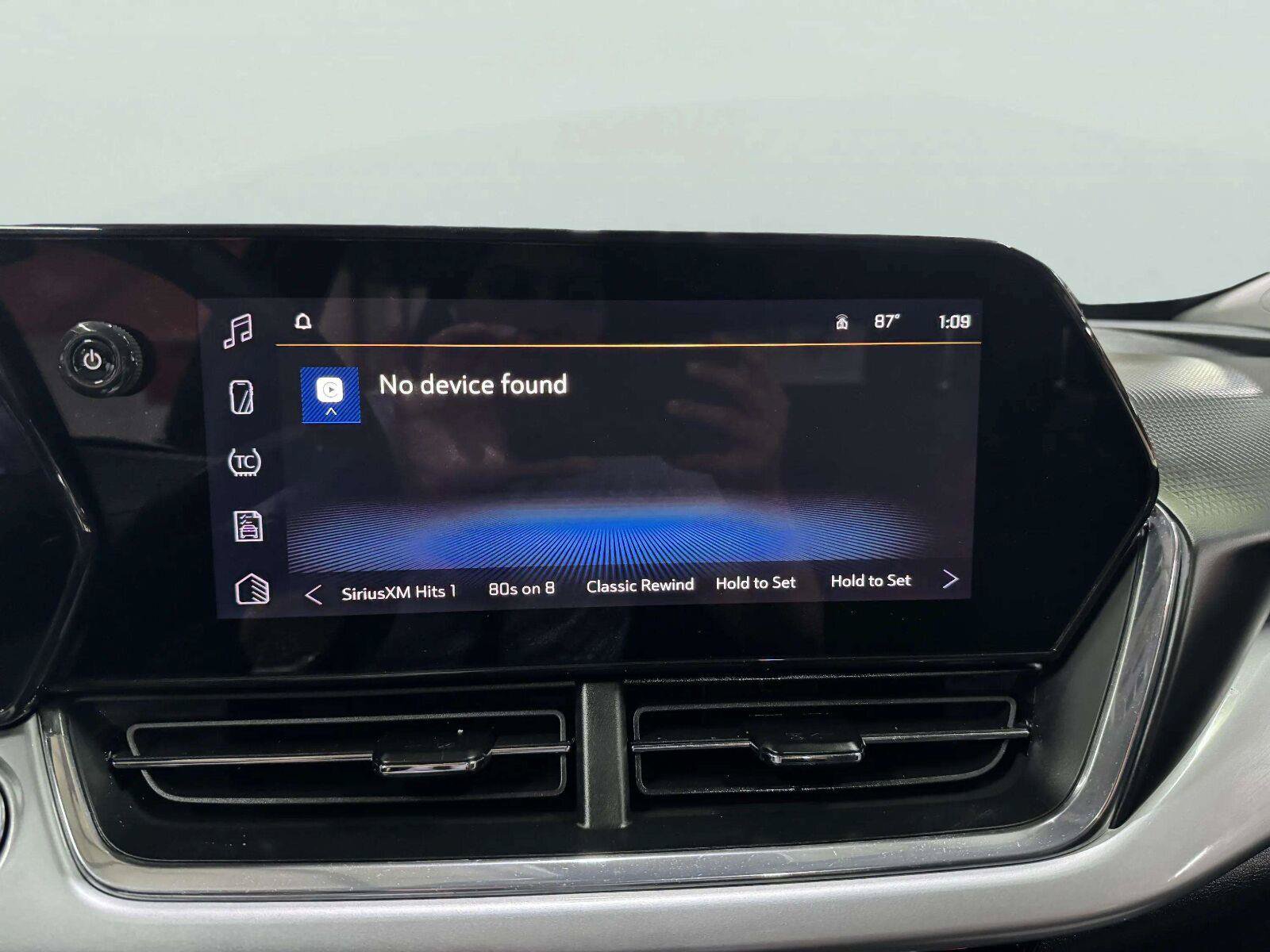 Used 2025 Chevrolet Trax LT w/ Sunroof Package FWD image 52