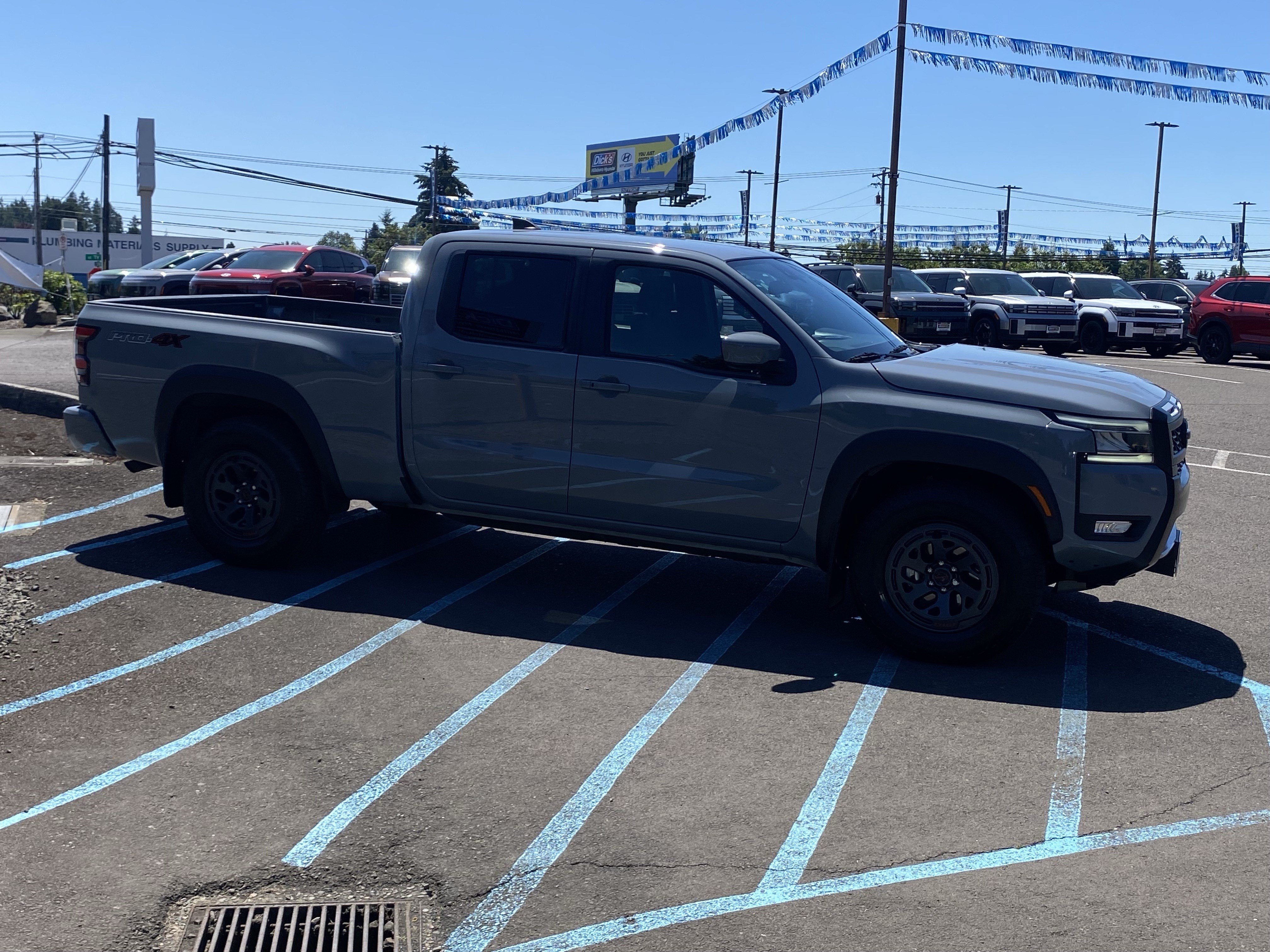 Used 2025 Nissan Frontier PRO-4X AWD/4WD image 7