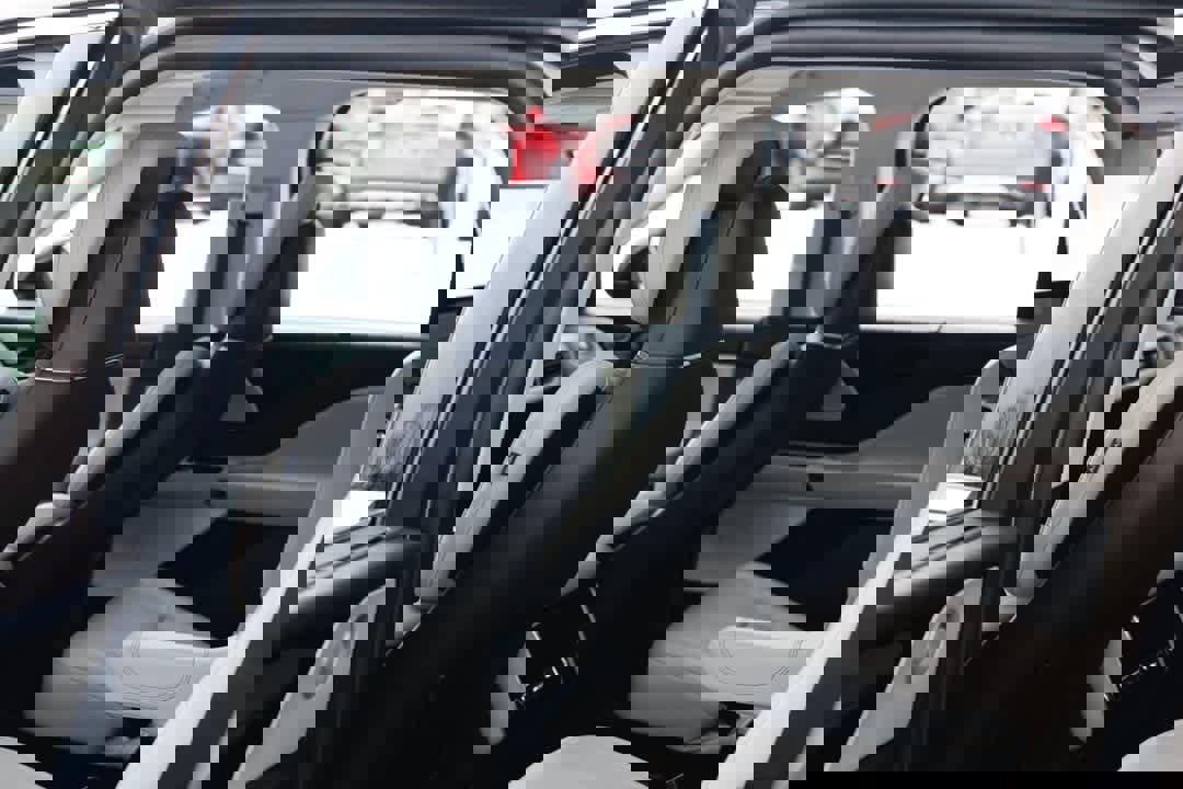 Used 2025 Lincoln Aviator Reserve w/ Equipment Group 201A image 15