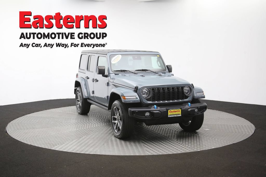 Used 2024 Jeep Wrangler Unlimited w/ Convenience Group AWD/4WD image 51