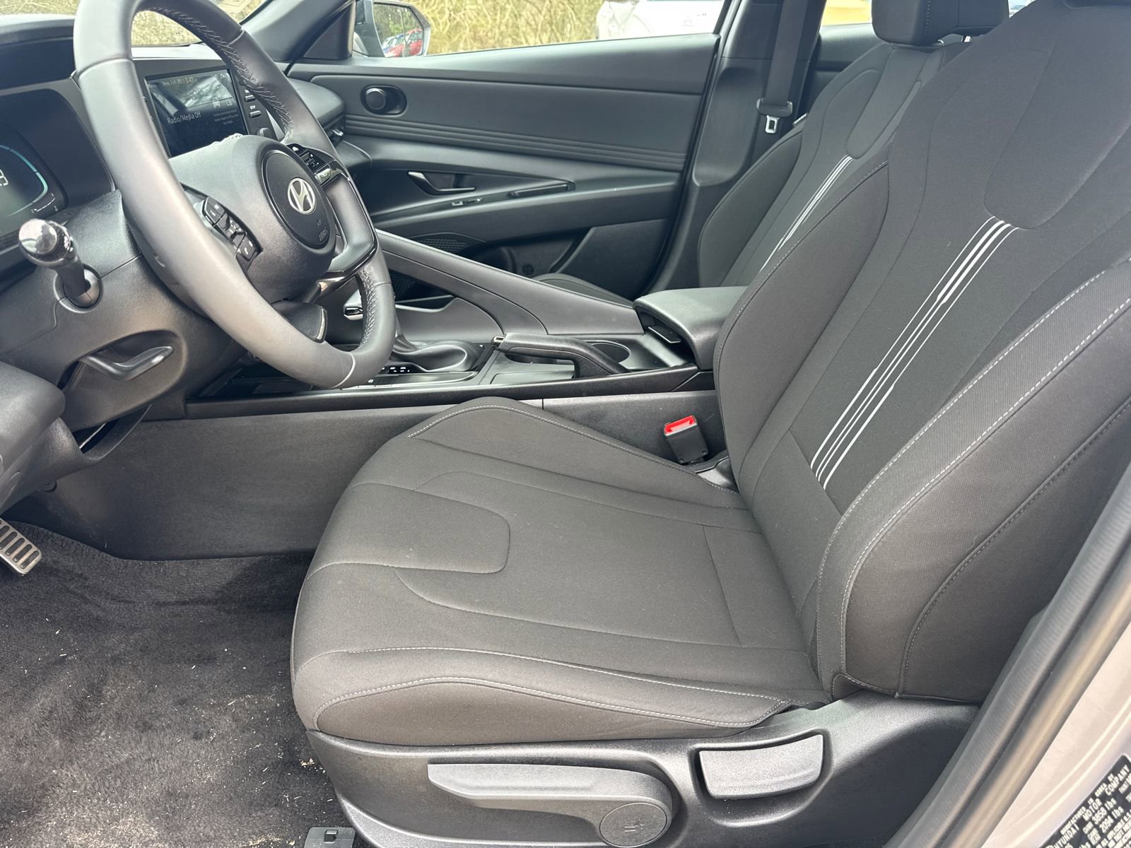 Certified 2025 Hyundai Elantra Sport FWD image 9