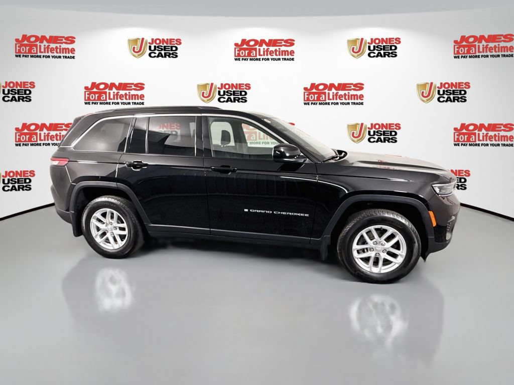 Used 2025 Jeep Grand Cherokee Laredo X AWD/4WD image 17