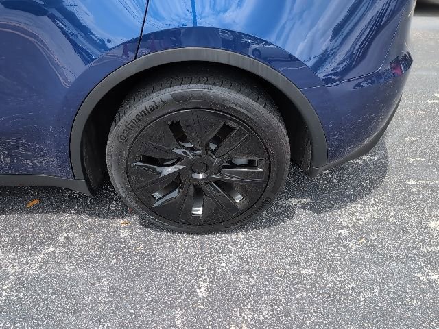 Used 2022 Tesla Model Y Long Range image 7