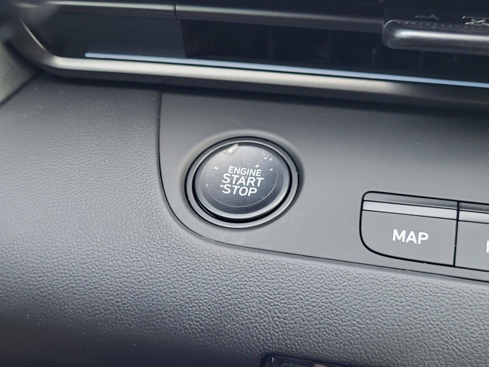 New 2025 Hyundai Elantra SEL FWD image 24