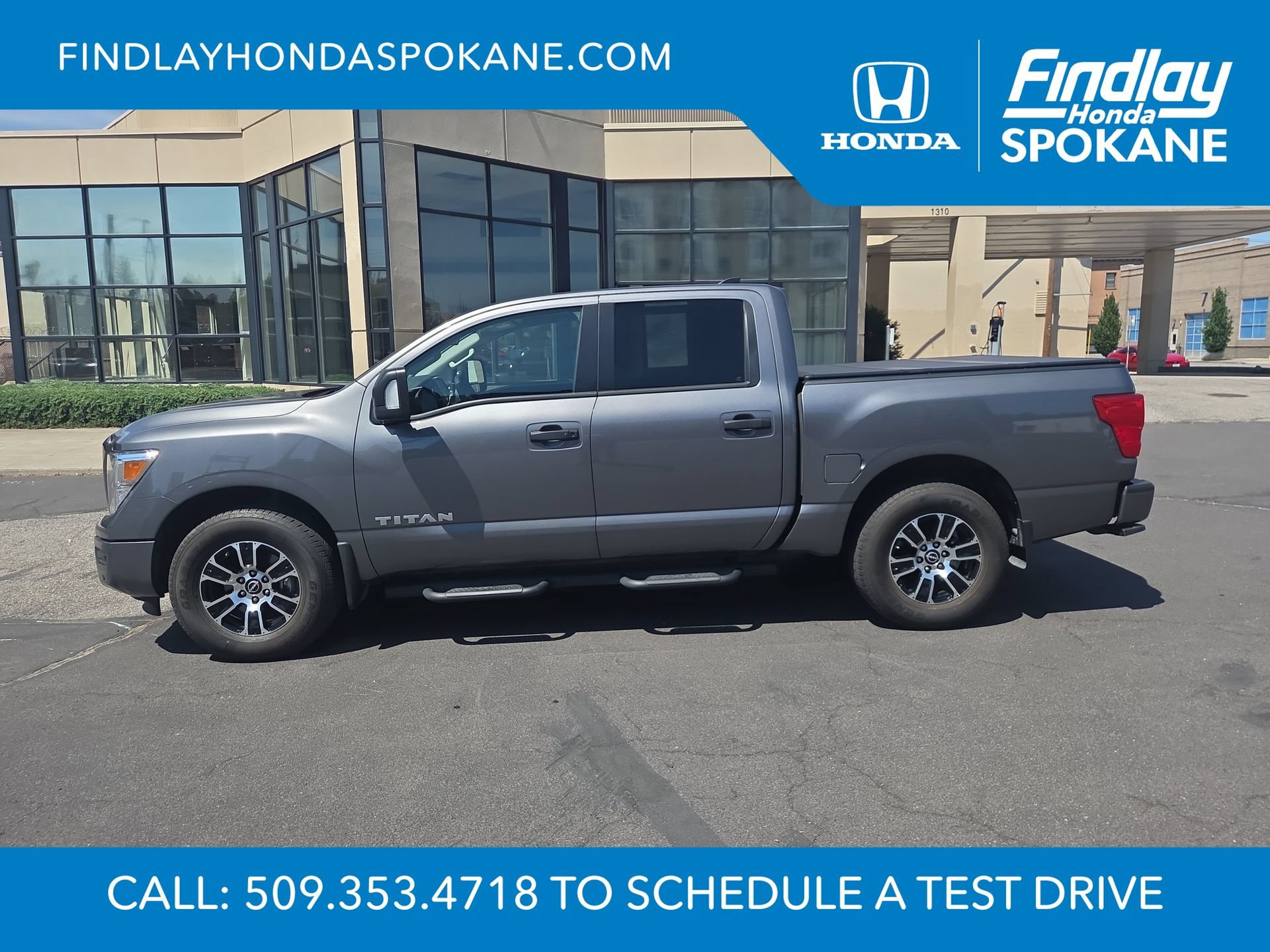 Used 2024 Nissan Titan SV w/ SV Convenience Package AWD/4WD image 2