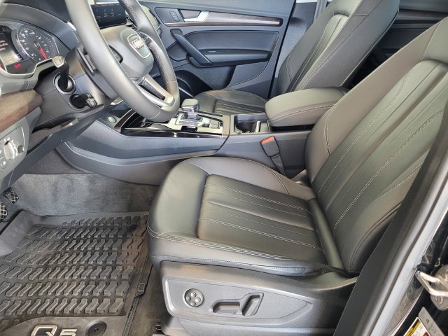 Used 2023 Audi Q5 2.0T Premium w/ Convenience Package AWD/4WD image 17