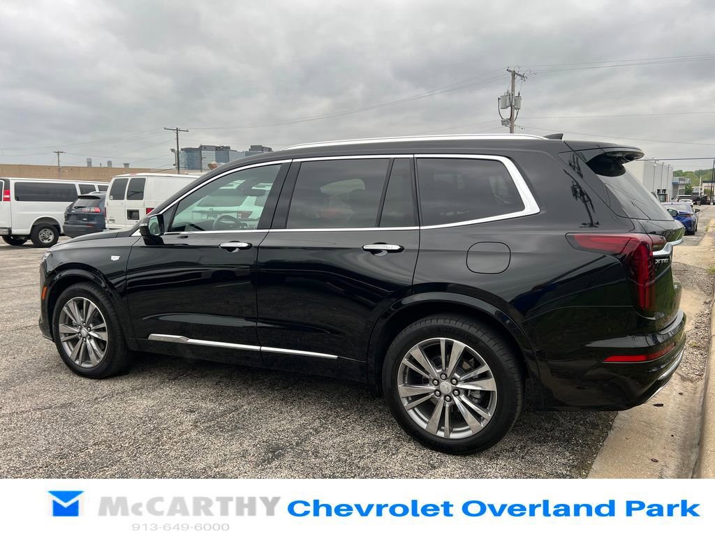 Used 2024 Cadillac XT6 Premium Luxury w/ Technology Package FWD image 5