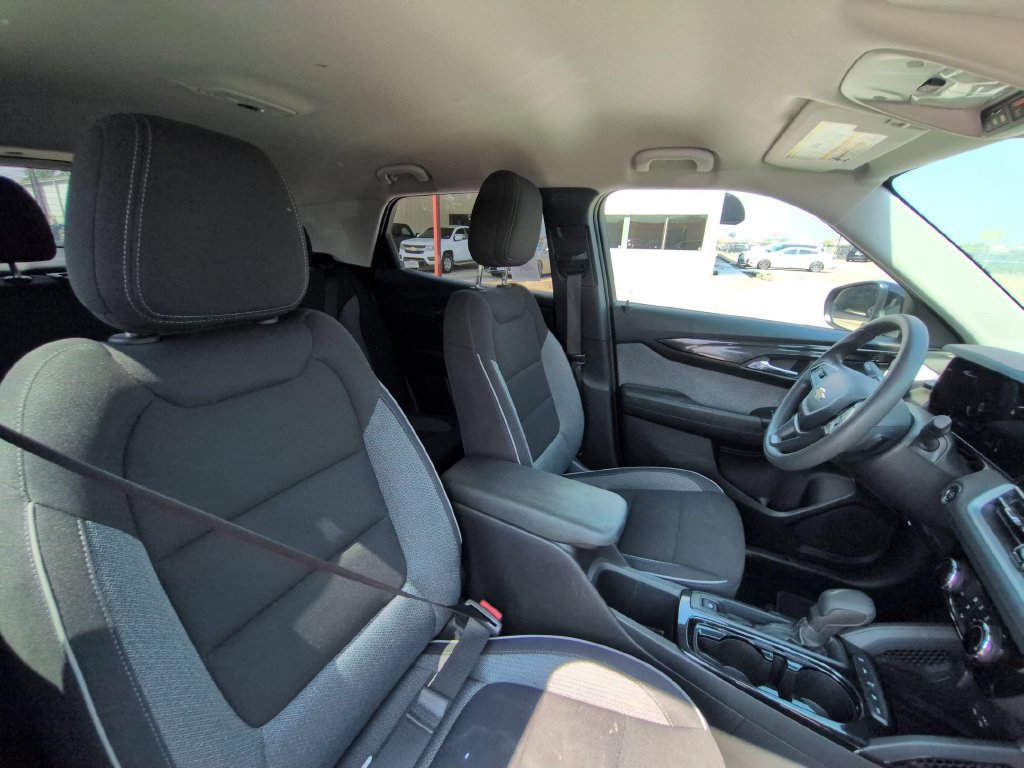 Used 2025 Chevrolet TrailBlazer LT AWD/4WD image 30