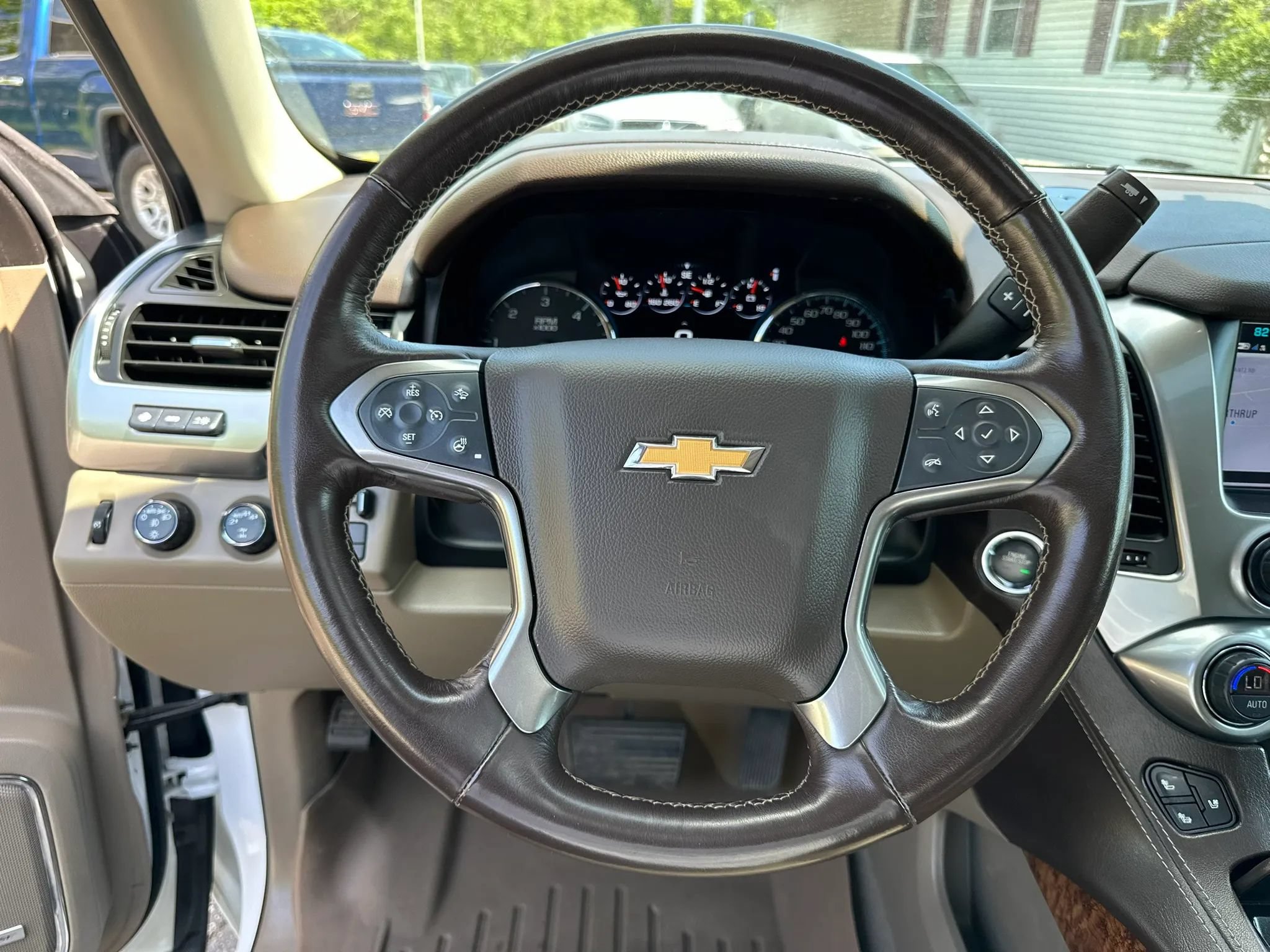 Used 2020 Chevrolet Suburban Premier AWD/4WD image 23
