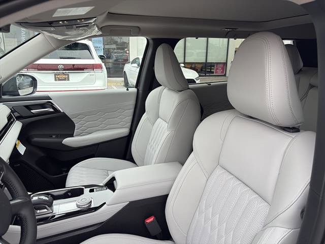 New 2026 Mitsubishi Outlander SEL FWD image 16