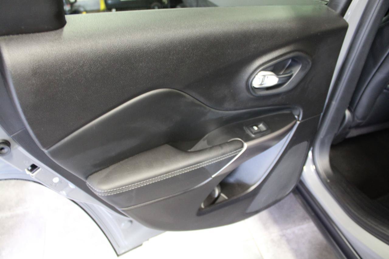 Used 2021 Jeep Cherokee Limited w/ Elite Package AWD/4WD image 24