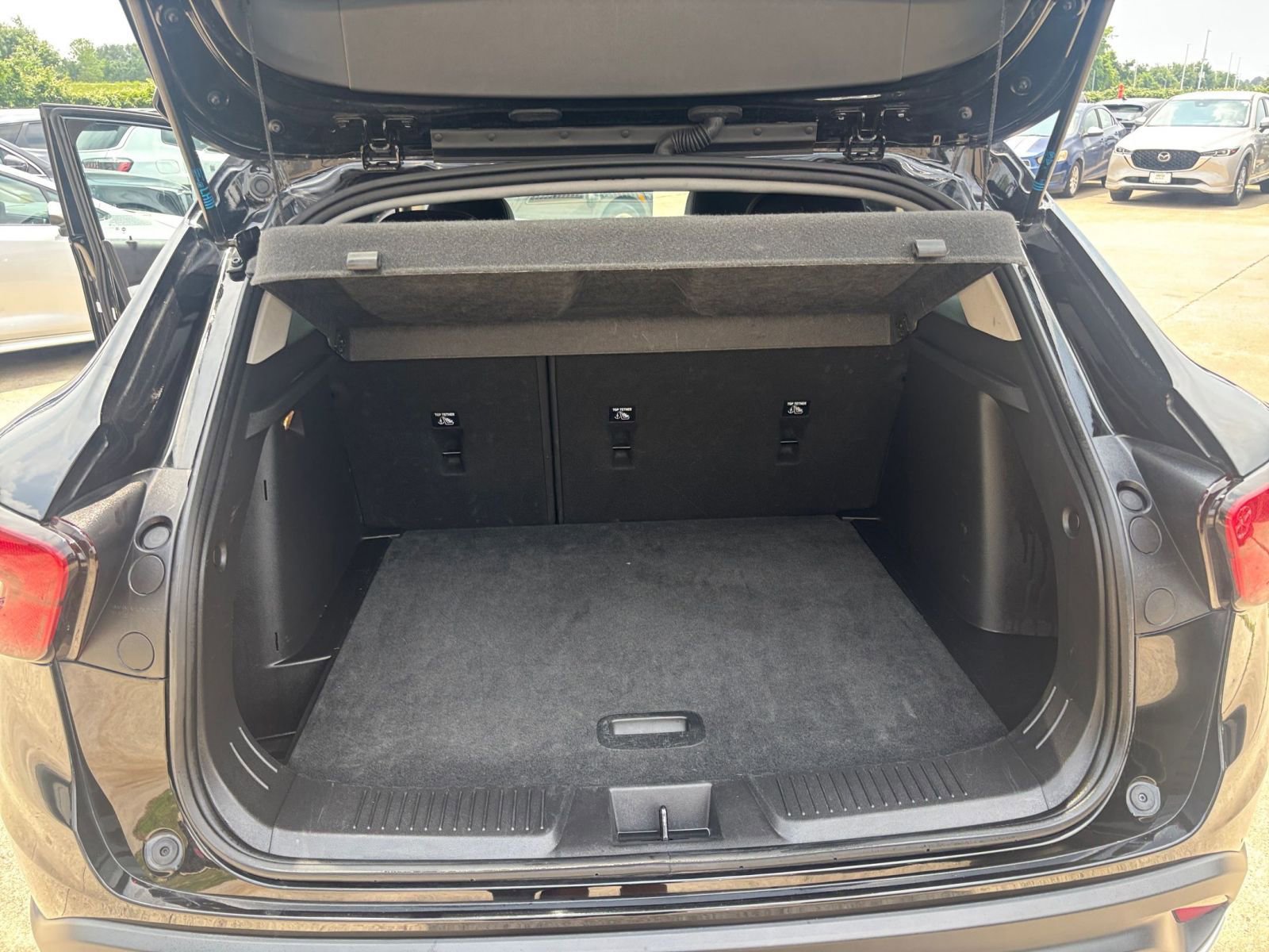 Used 2025 Chevrolet Trax LT FWD image 30